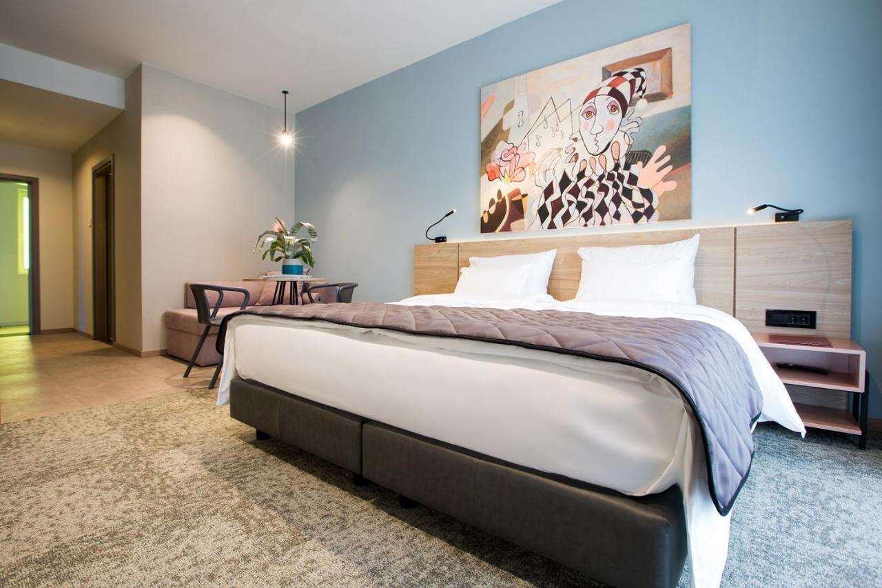 Hotel Forum Garni ซูโบติกา ภายนอก รูปภาพ