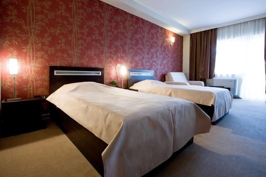 Hotel Forum Garni ซูโบติกา ภายนอก รูปภาพ