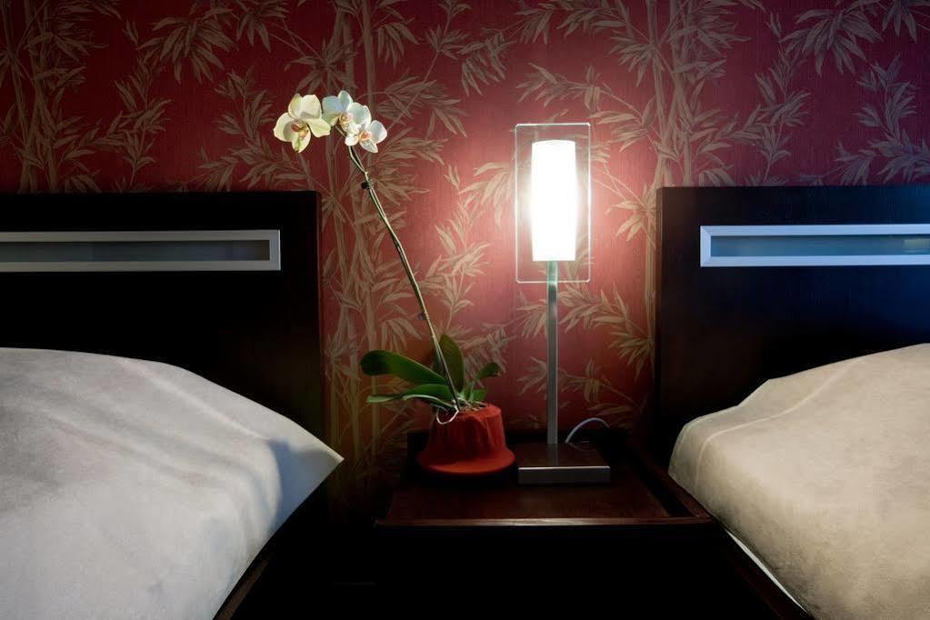 Hotel Forum Garni ซูโบติกา ภายนอก รูปภาพ