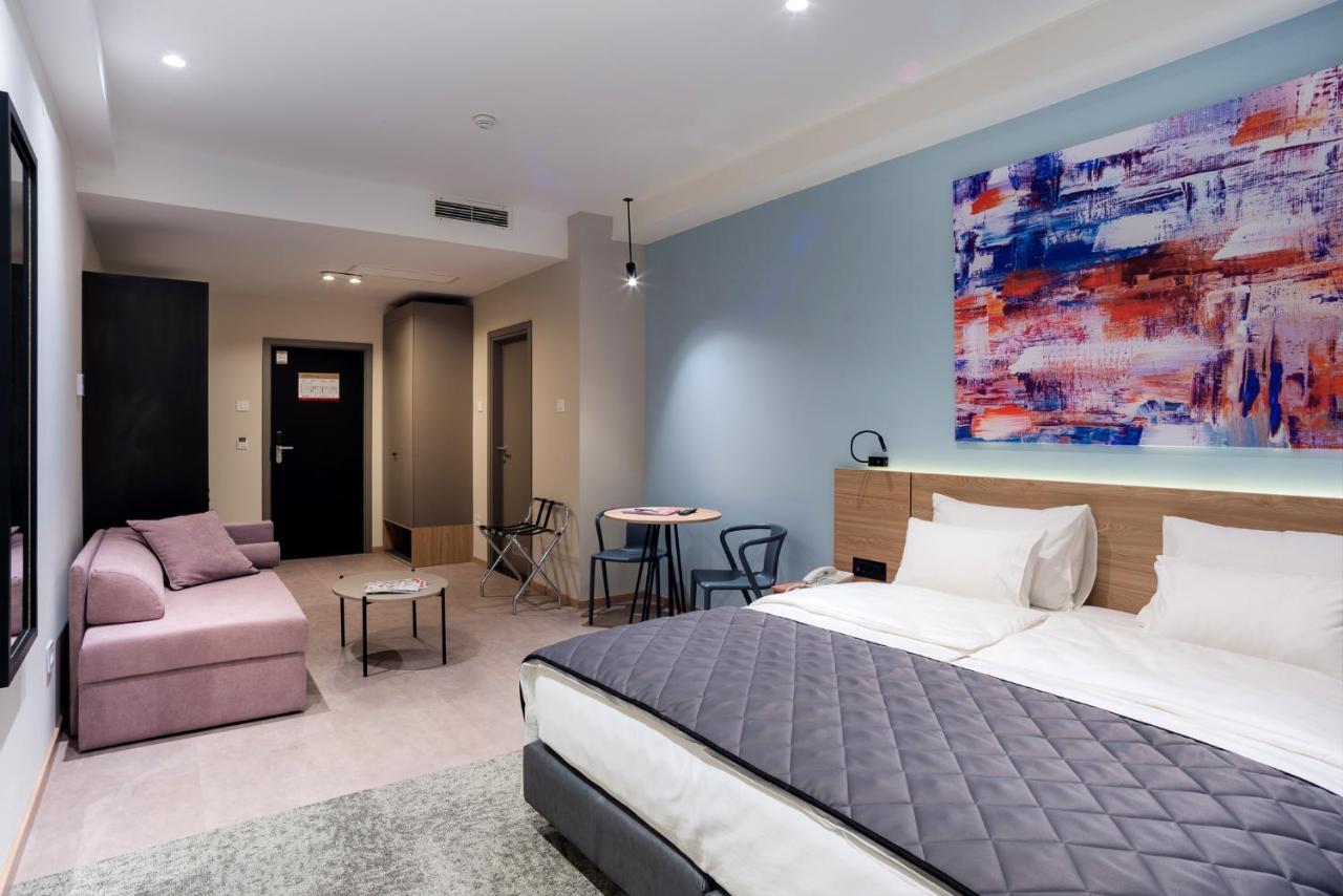 Hotel Forum Garni ซูโบติกา ภายนอก รูปภาพ