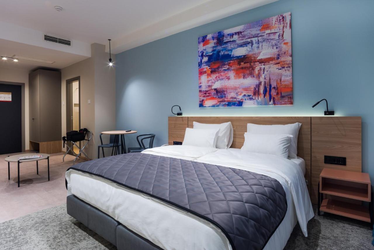 Hotel Forum Garni ซูโบติกา ภายนอก รูปภาพ