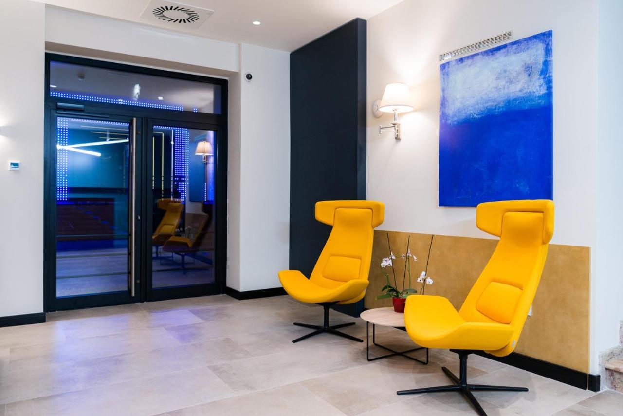 Hotel Forum Garni ซูโบติกา ภายนอก รูปภาพ