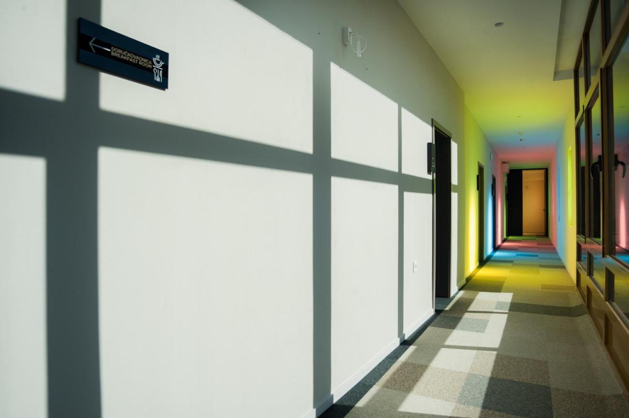Hotel Forum Garni ซูโบติกา ภายนอก รูปภาพ