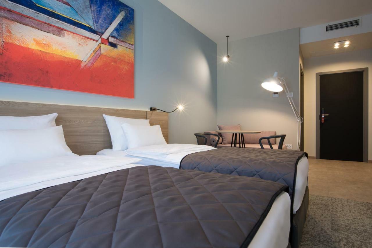 Hotel Forum Garni ซูโบติกา ภายนอก รูปภาพ