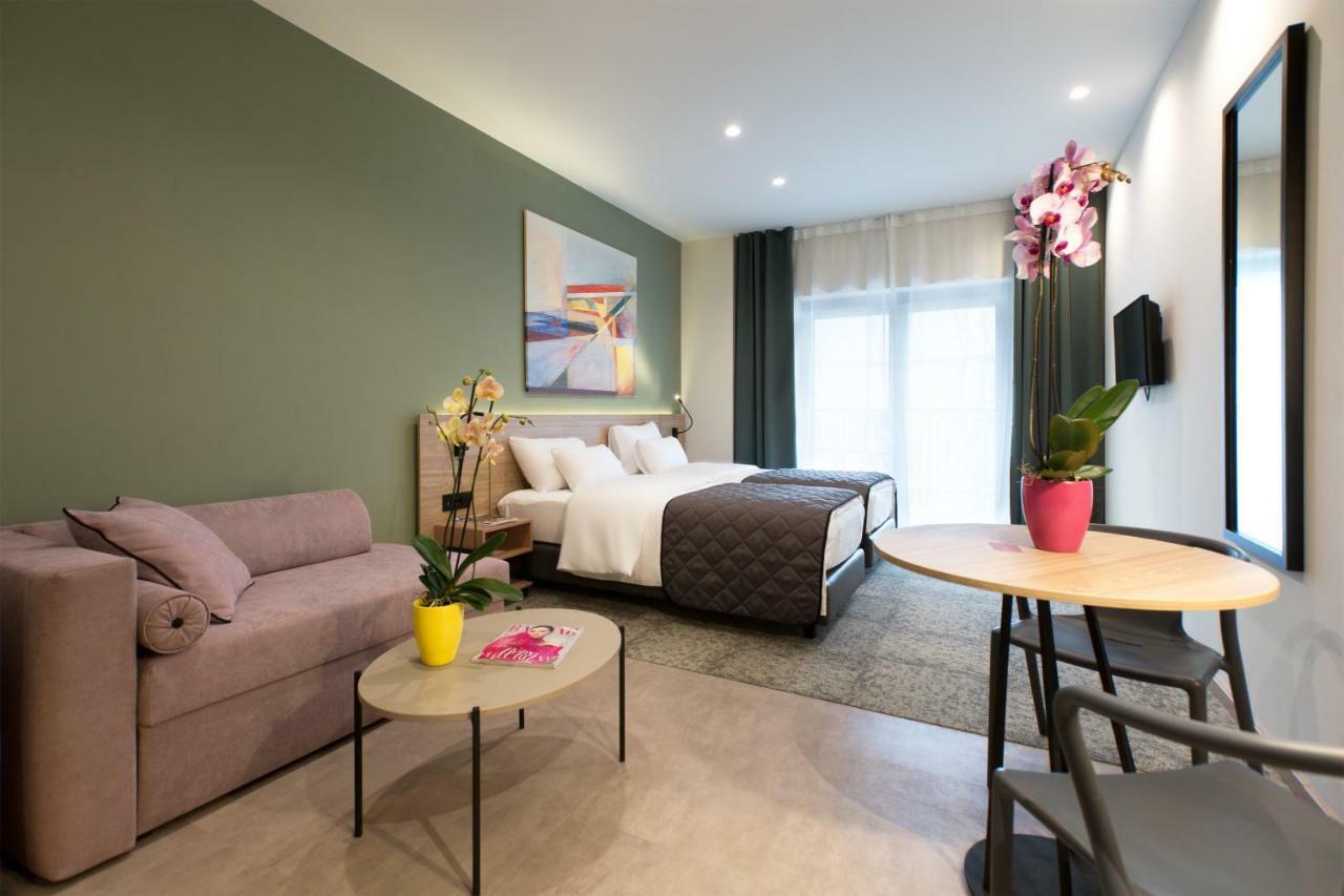 Hotel Forum Garni ซูโบติกา ภายนอก รูปภาพ