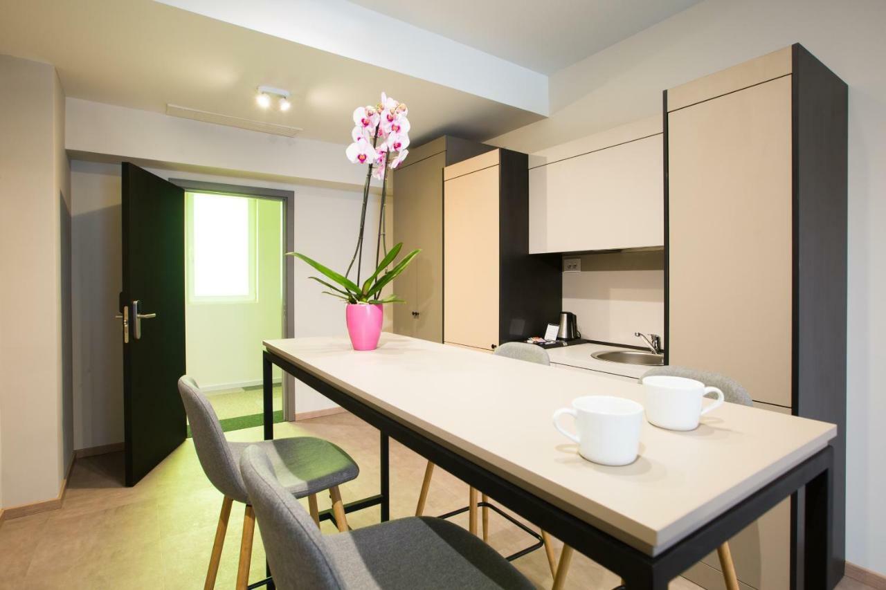 Hotel Forum Garni ซูโบติกา ภายนอก รูปภาพ